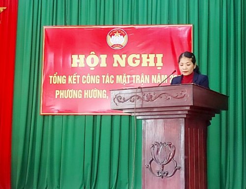2. Bà Lê Thị Yến Chủ tịch MTTQ xã Báo cáocông tác Mặt trận năm 2022, triển khai chương trình phối hợp và thống nhất hành động năm 2023.jpg
