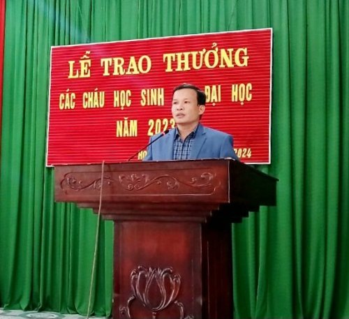 3. Đc Trịnh Xuân Tiên Bí thư Đảng ủy xã phát biểu chỉ đạo.jpg